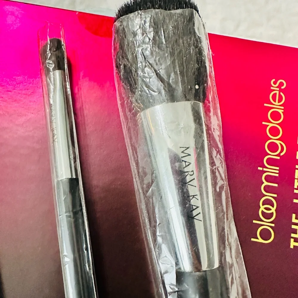 Mary Kay Makeup Brushes